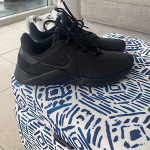 Brand NEW Black Nike Size 8 Sneakers